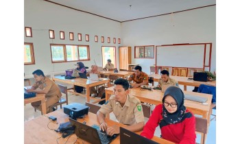 SMAN 1 Ropang Menyelenggarakan Private Training Pengelolaan Website Sekolah 