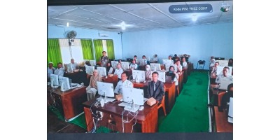 Pendampingan Pemanfaatan TIK Rumah Pendidikan dan Papan Interaktif Digital Bagi Guru SMA Se-kabupaten Sumbawa